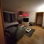 Tolle Private 2-zimmer Im Szene Berlin-friedrichshain Берлин