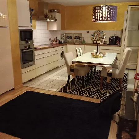 Tolle Private 2-zimmer Im Szene Berlin-friedrichshain Berlin