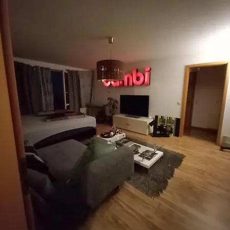 Tolle Private 2-zimmer Im Szene Berlin-friedrichshain Berlín