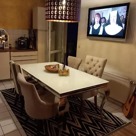 Apartman Tolle Private 2-zimmer Im Szene Berlin-friedrichshain