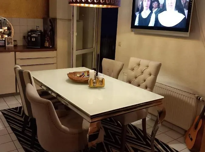 Apartment Tolle Private 2-zimmer Im Szene Berlin-friedrichshain